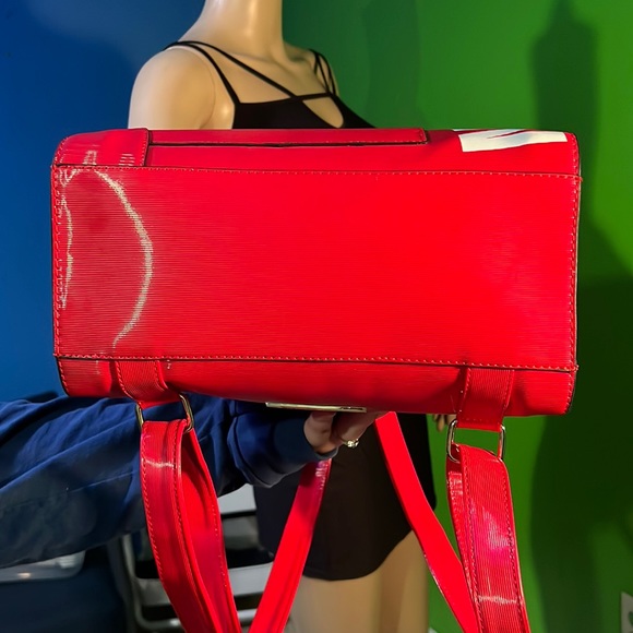 NWT $98 Steve Maddden Red Textured BHART Backpack Bag - Picture 5 of 7